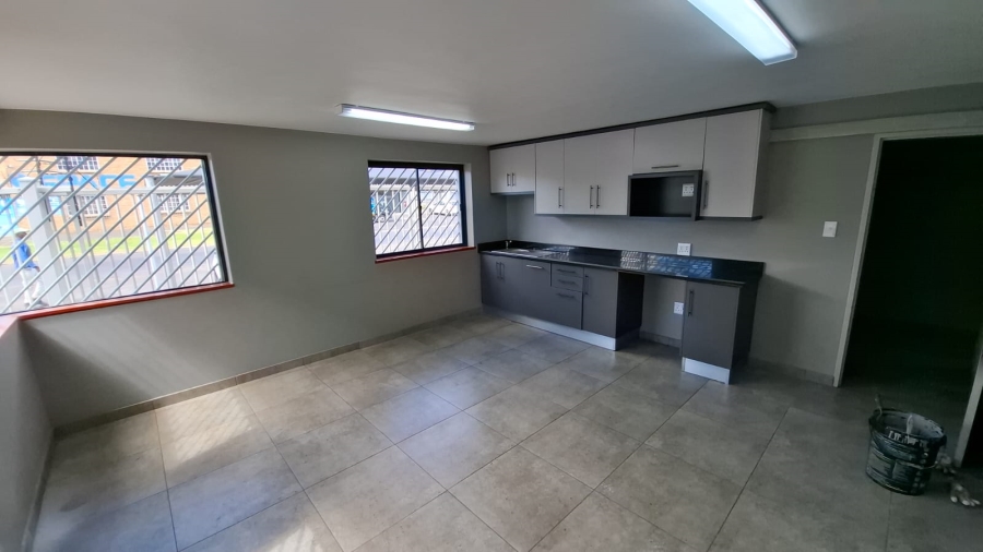 To Let commercial Property for Rent in Brackenfell Central Western Cape